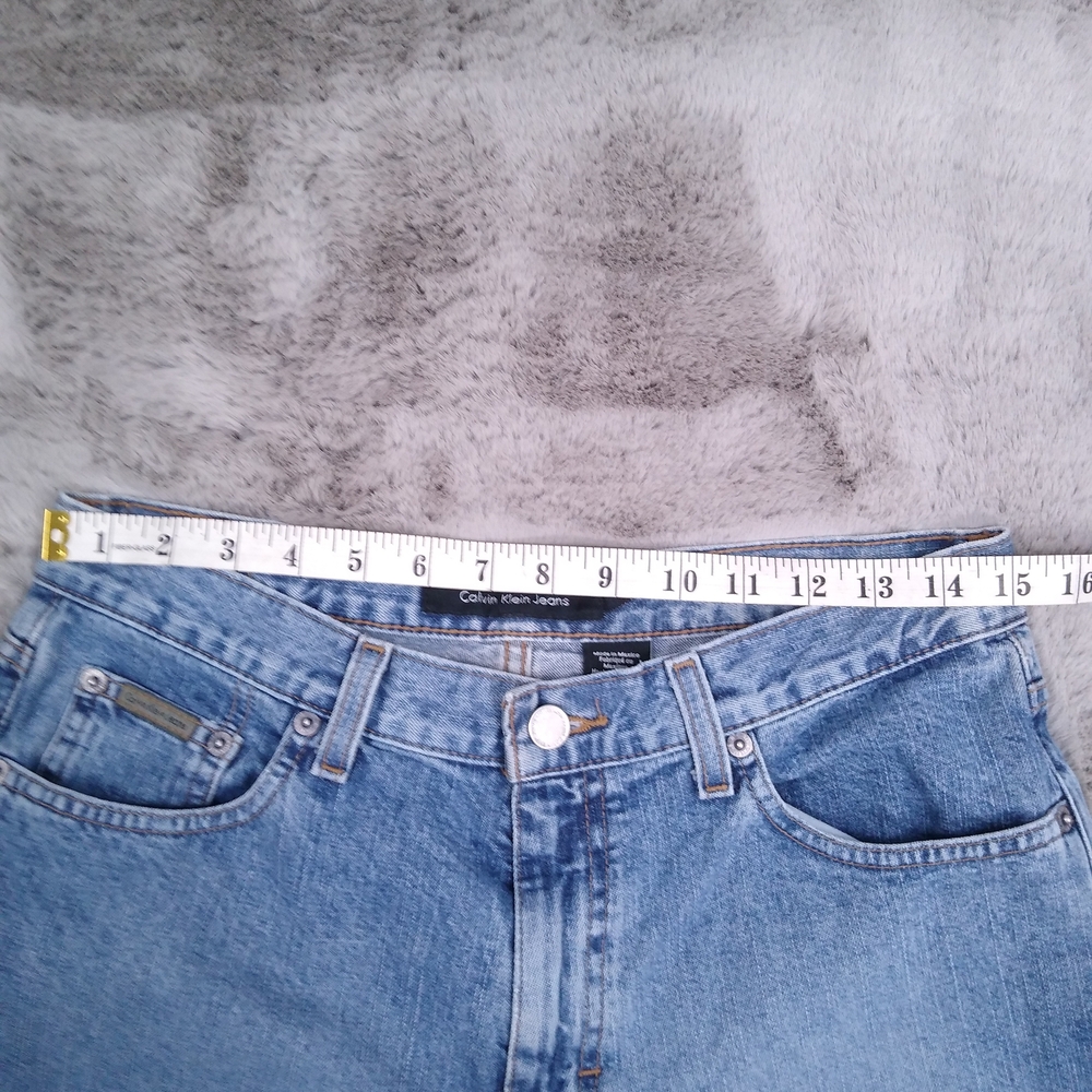 Classic Light Blue Denim Jeans - Picture 3 of 8